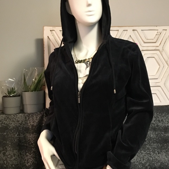 Liz Claiborne Tops - ♻️DONATING SOON♻️ Liz Claiborne Velour hoodie!!